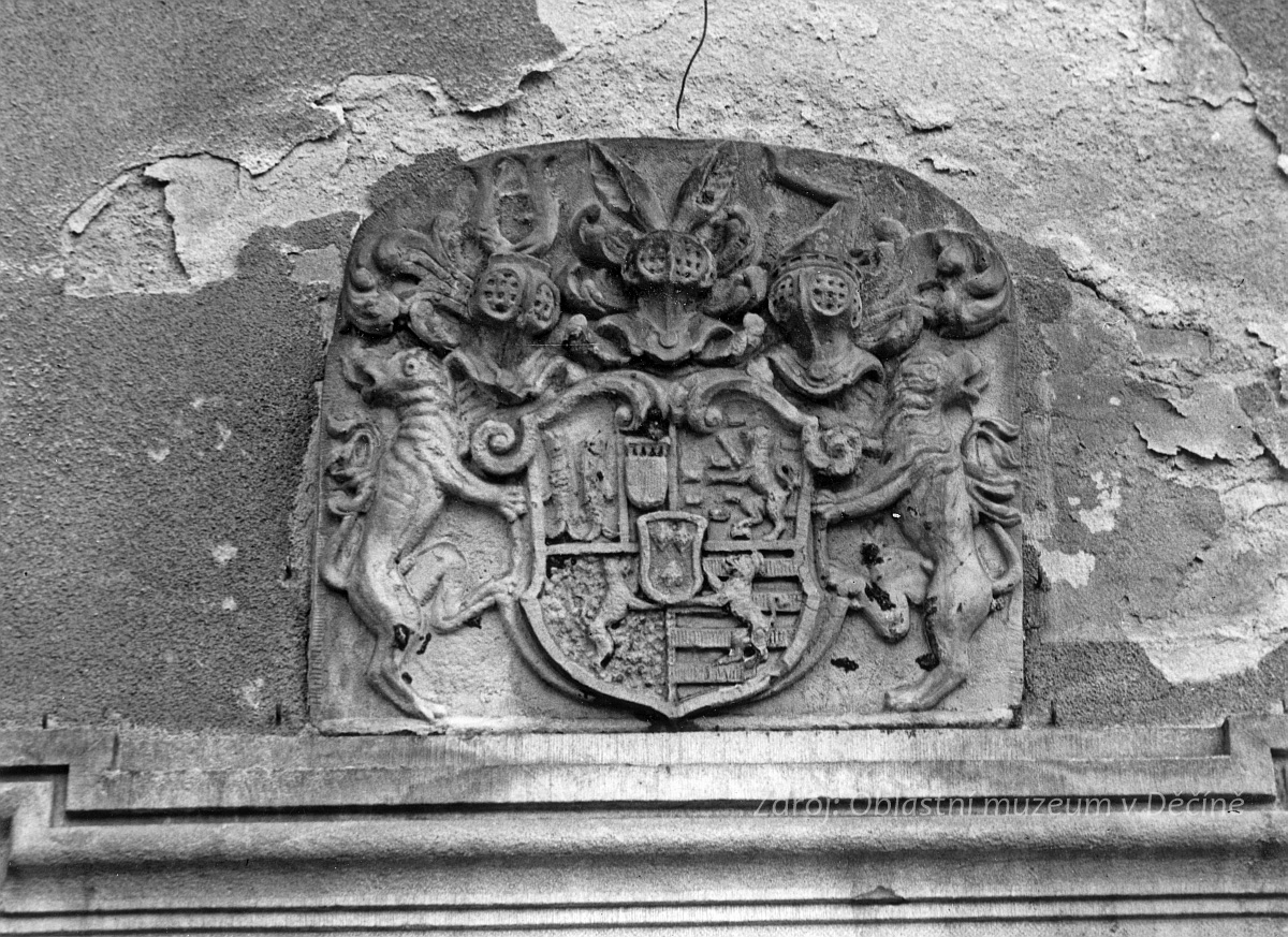 Brtníky, farní kostel sv. Martina, znak Salm-Reifferscheidtů